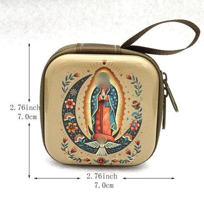 Croix et etui spirituel.