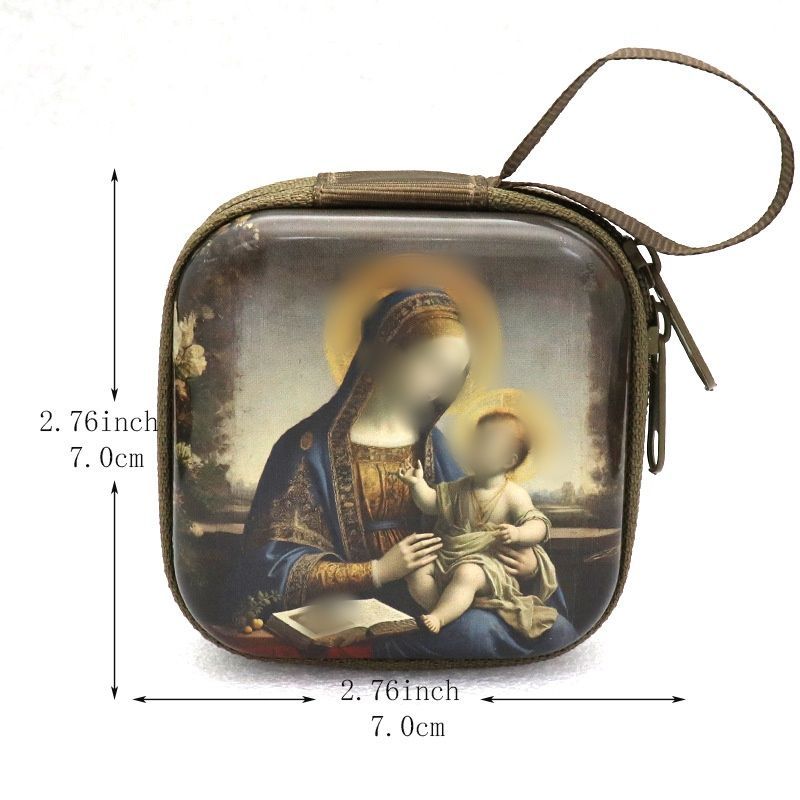 Croix et etui spirituel.