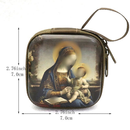 Croix et etui spirituel.