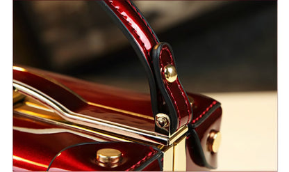 Sac à main élégant en vernis