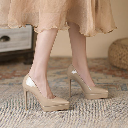 Escarpins à haut talons