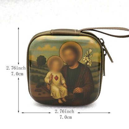 Croix et etui spirituel.